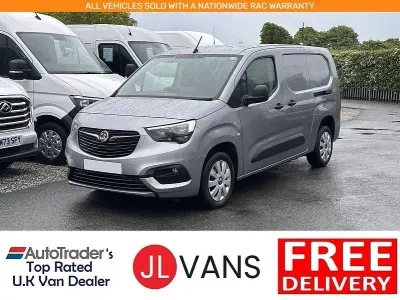 Second-hand Vauxhall Combo Sportive 100 CP (73 kW) 2022 Gri Monovolum
