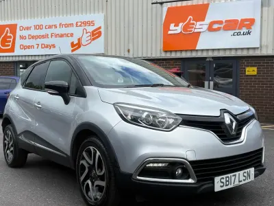 Used Renault Captur Dynamique 90 HP (66 kW) 2017 Silver/black SUV