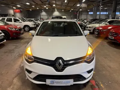 Used Renault Clio Dynamique 90 HP (66 kW) 2017 White Hatchback