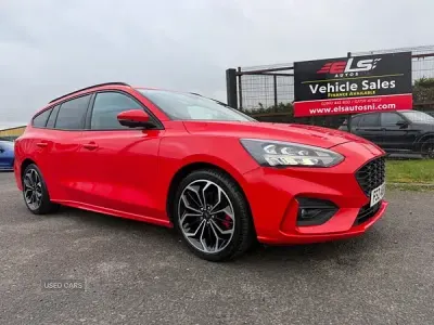 Used Ford Focus ST-Line X 120 HP (88 kW) 2021 Red Estate