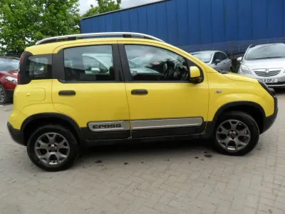 Used Fiat Panda Cross Cross 90 HP (66 kW) 2016 Yellow Hatchback