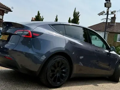 Używany Tesla Model Y Long Range AWD 378 kW (514 KM) 2022 Szary SUV