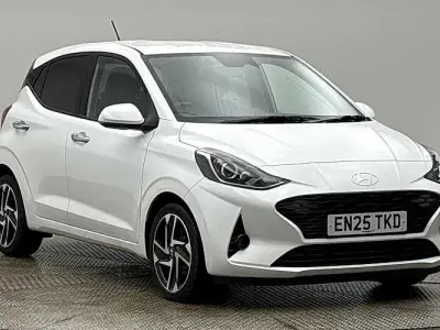 Used Hyundai i10 Premium 79 HP (58 kW) 2025 White Hatchback