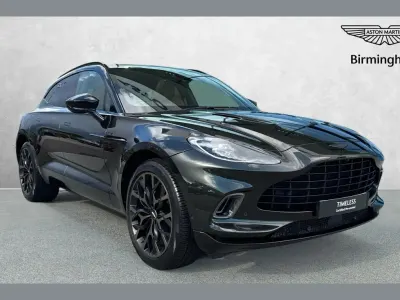 Usado Aston Martin DBX 550 CV (404 kW) 2021 Verde SUV