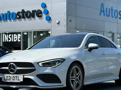 Begagnad Mercedes CLA180 AMG Line Premium Plus 136 HK (100 kW) 2022 Sedan