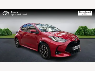 Used Toyota Yaris Design 116 HP (85 kW) 2023 Red Hatchback