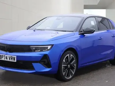 Used Vauxhall Astra Ultimate 114 kW (156 HP) 2024 Blue Hatchback