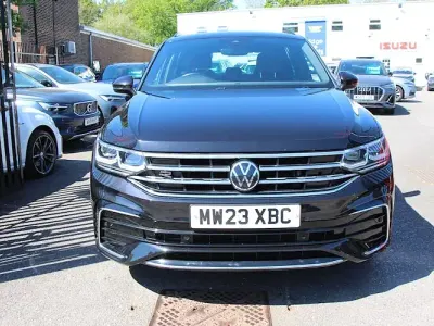 Używany VW Tiguan R-line 150 KM (110 kW) 2023 Czarny SUV