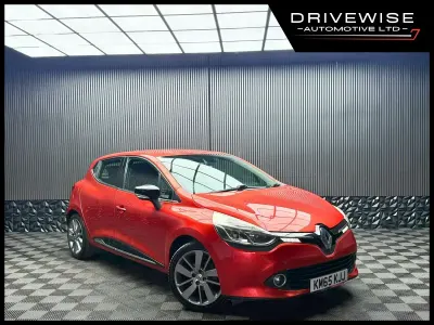 Used Renault Clio Dynamique 90 HP (66 kW) 2015 Red Hatchback