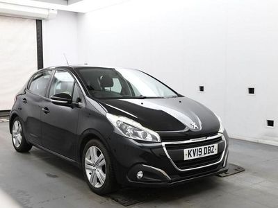 Gebraucht Peugeot 208 Active 82 PS (60 kW) 2019 Schwarz Kleinwagen