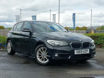 Begagnad BMW 118 Comfort Edition 136 HK (100 kW) 2019 Svart Halvkombi