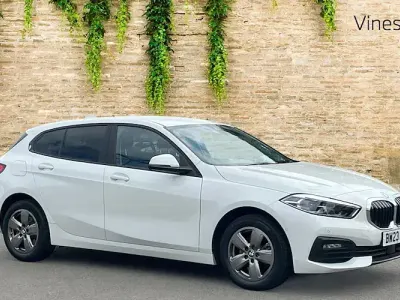 Used BMW 118 Sport Line 136 HP (100 kW) 2023 White Hatchback