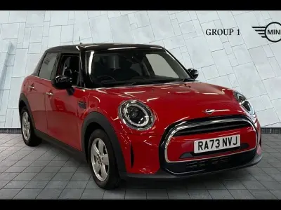 Used Mini Cooper Classic 136 HP (100 kW) 2024 Red Hatchback
