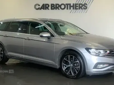Used VW Passat SEL 150 HP (110 kW) 2020 Silver Estate