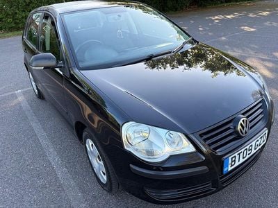 Begagnad VW Polo 2009 Svart Halvkombi