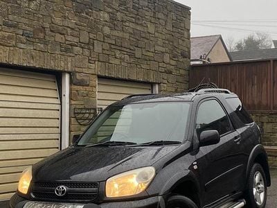 Used Toyota RAV4 147 HP (108 kW) 2005 Black Hatchback
