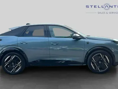 Second-hand Peugeot e-3008 GT 152 kW (207 CP) 2024 Albastru SUV