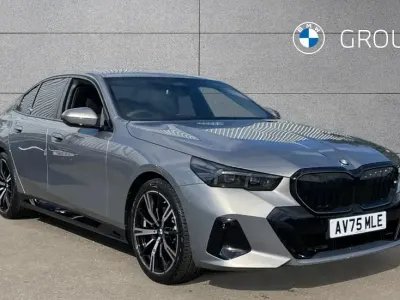Usado BMW 520 M Sport 208 CV (152 kW) 2025 Gris Berlina
