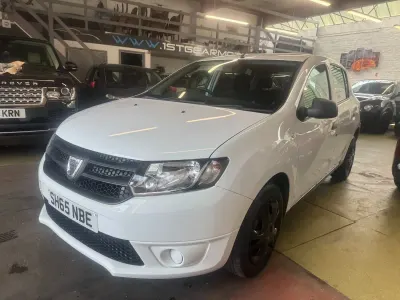 Used Dacia Sandero Ambiance 75 HP (55 kW) 2015 White Hatchback