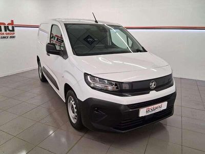 Second-hand Vauxhall Combo S 100 CP (73 kW) 2025 Alb Van