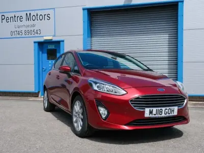 Used Ford Fiesta Titanium 100 HP (73 kW) 2018 Red Hatchback