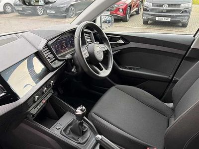 Used Audi A1 Design 94 HP (69 kW) 2023 White SUV