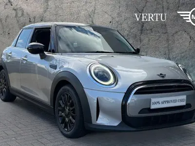 Begagnad Mini Cooper Classic 136 HK (100 kW) 2022 Silver Halvkombi