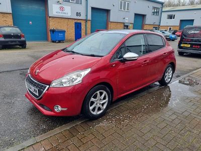 Used Peugeot 208 Style 82 HP (60 kW) 2014 Red Hatchback