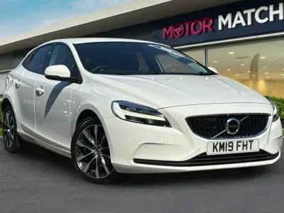 Used Volvo V40 R-Design 2019 White Hatchback