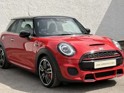 Używany Mini John Cooper Works Sport 228 KM (167 kW) 2020 Czerwony Hatchback