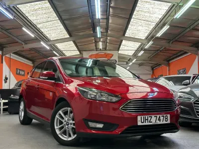 Used Ford Focus Zetec 120 HP (88 kW) 2016 Red Hatchback