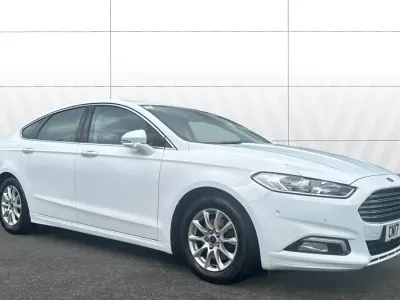 Used Ford Mondeo Titanium 150 HP (110 kW) 2017 White Hatchback