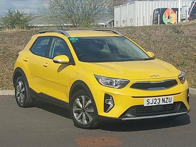 Used Kia Stonic 99 HP (72 kW) 2023 Yellow SUV