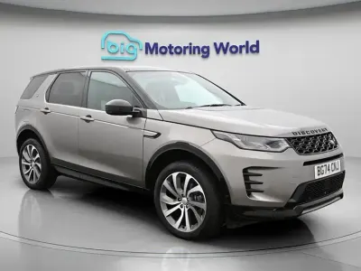 Begagnad Land Rover Discovery Sport HSE Dynamic 269 HK (197 kW) 2024 Silver SUV