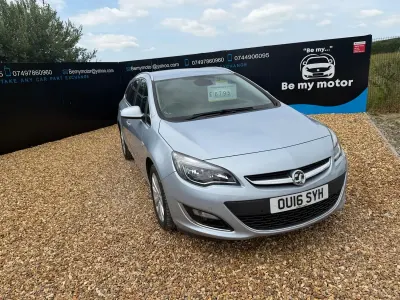 Used Vauxhall Astra Elite 2016 Silver Estate