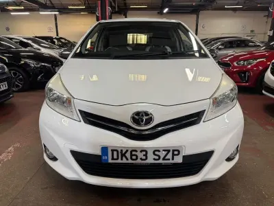 Używany Toyota Yaris Trend 2013 Biały Hatchback