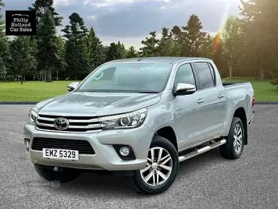 Used Toyota HiLux 150 HP (110 kW) 2017 Silver Pickup