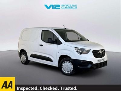 Second-hand Vauxhall Combo Edition 75 CP (55 kW) 2020 Alb Monovolum