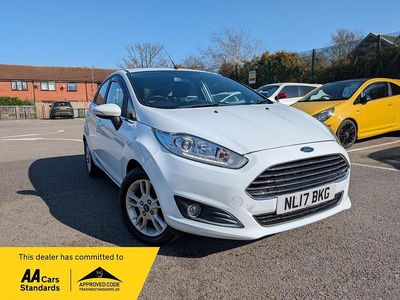 Used Ford Fiesta Zetec 82 HP (60 kW) 2017 White Hatchback