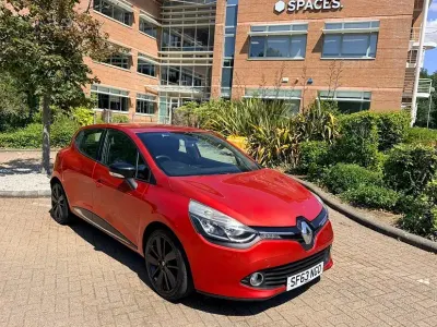 Used Renault Clio Dynamique 90 HP (66 kW) 2013 Red Hatchback
