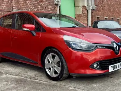 Used Renault Clio Expression+ 90 HP (66 kW) 2014 Red Hatchback