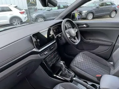 Usado VW T-Cross R-line 150 HP (110 kW) 2025 Preto SUV