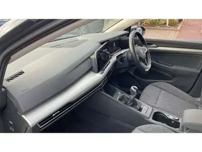 Second-hand VW Golf VIII Life 147 CP (108 kW) 2022 Gri Hatchback