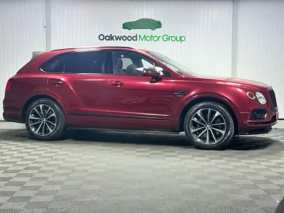 Used Bentley Bentayga 550 HP (404 kW) 2018 Red SUV
