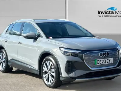 Begagnad Audi Q4 e-tron Sport 125 kW (170 HK) 2023 Grå SUV