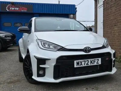 Used Toyota Yaris Edition 120 HP (88 kW) 2024 White Hatchback