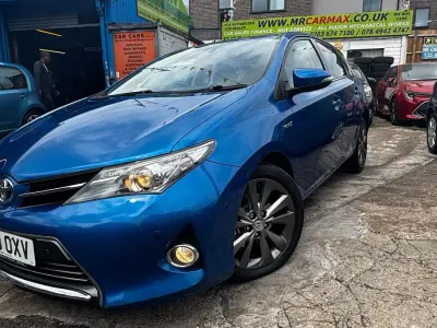 Used Toyota Auris Hybrid