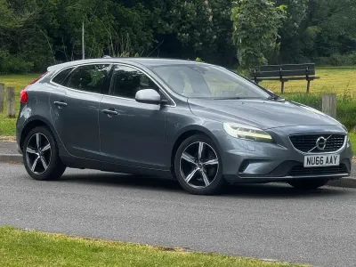 Used Volvo V40 R-Design 120 HP (88 kW) 2016 Grey Hatchback