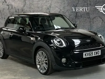Used Mini Cooper S Exclusive 192 HP (141 kW) 2019 Black Hatchback