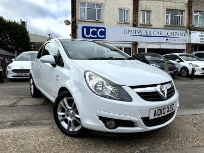 Used Vauxhall Corsa 85 HP (62 kW) 2010 White Hatchback